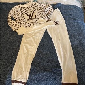 Louis Vuitton Printed Design Patterned White and Brown Lounge Set
